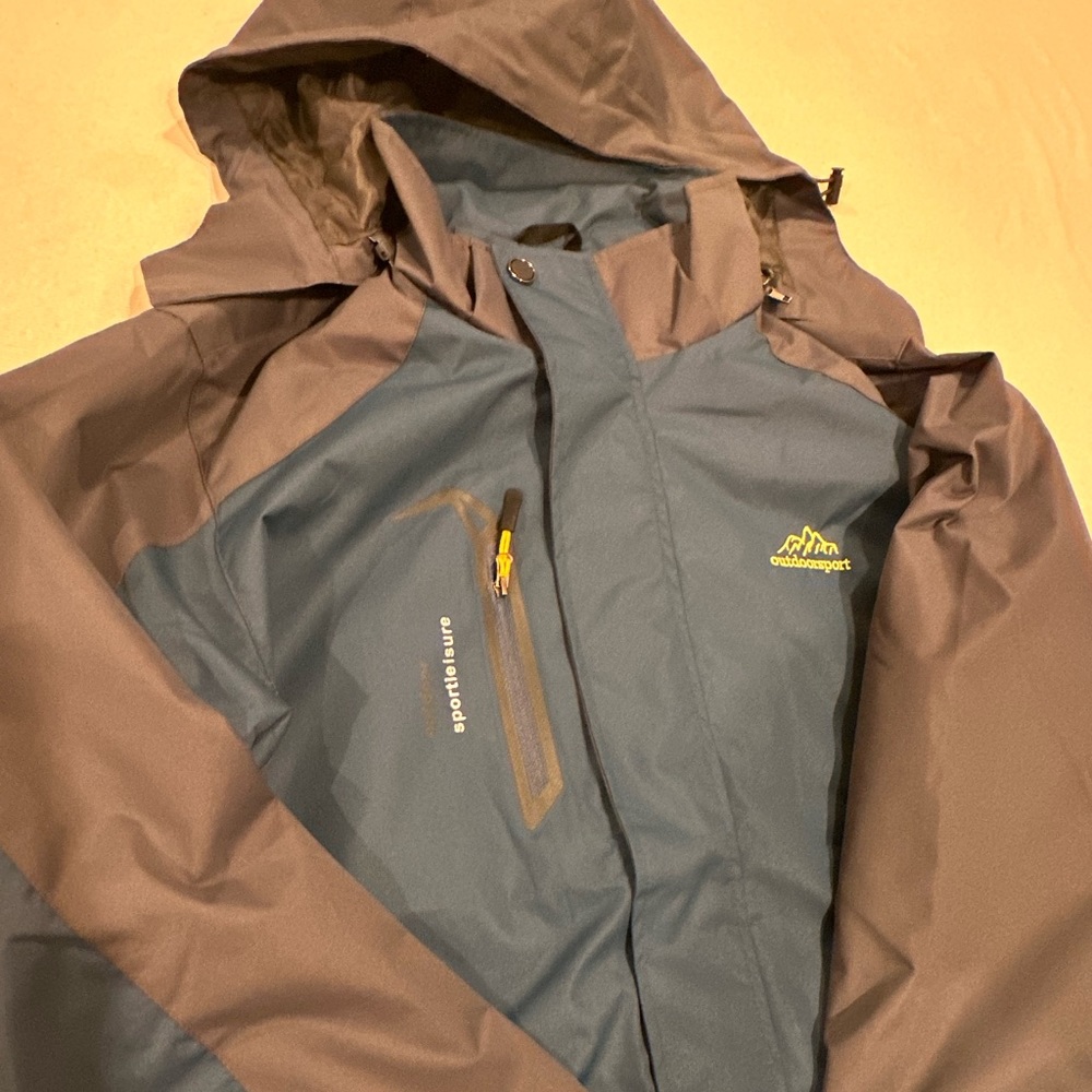 Water proof jacket - Picture 2 of 3